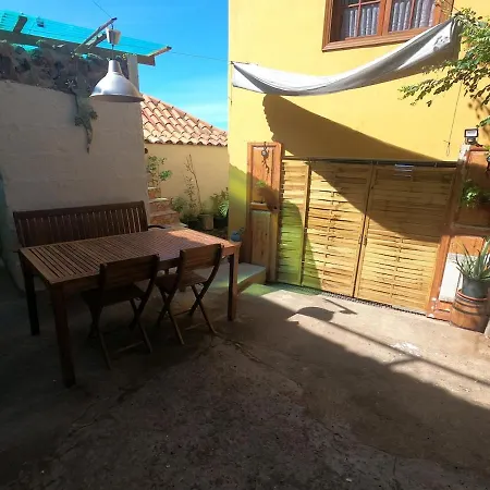 Two-bedroom House At Lila * Пуэрто-де-ла-Крус